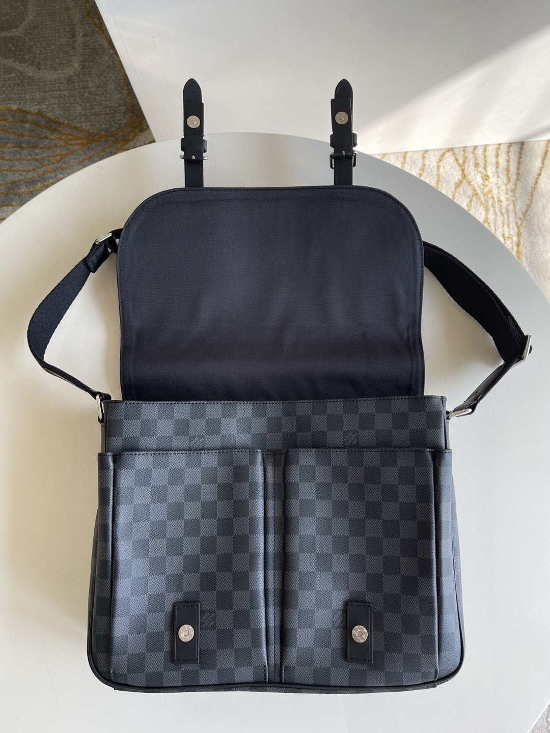 LV Christopher Messenger Bag Damier Graphite Canvas For Men, Bags, Shoulder And Crossbody Bags 13in/33cm LV N41500
