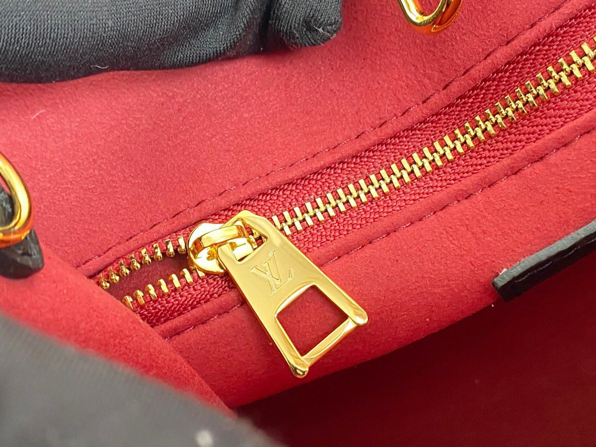 LV OnTheGo PM Tote Bag Monogram Empreinte Black/Beige For Women, Women’s Handbags, Shoulder And Crossbody Bags 9.8in/25cm LV M45659