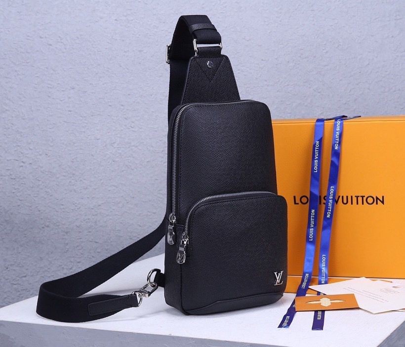 LV Avenue Sling Bag Taiga Black For Men, Bags, Messenger And Crossbody Bags 12.2in/31cm LV M30443